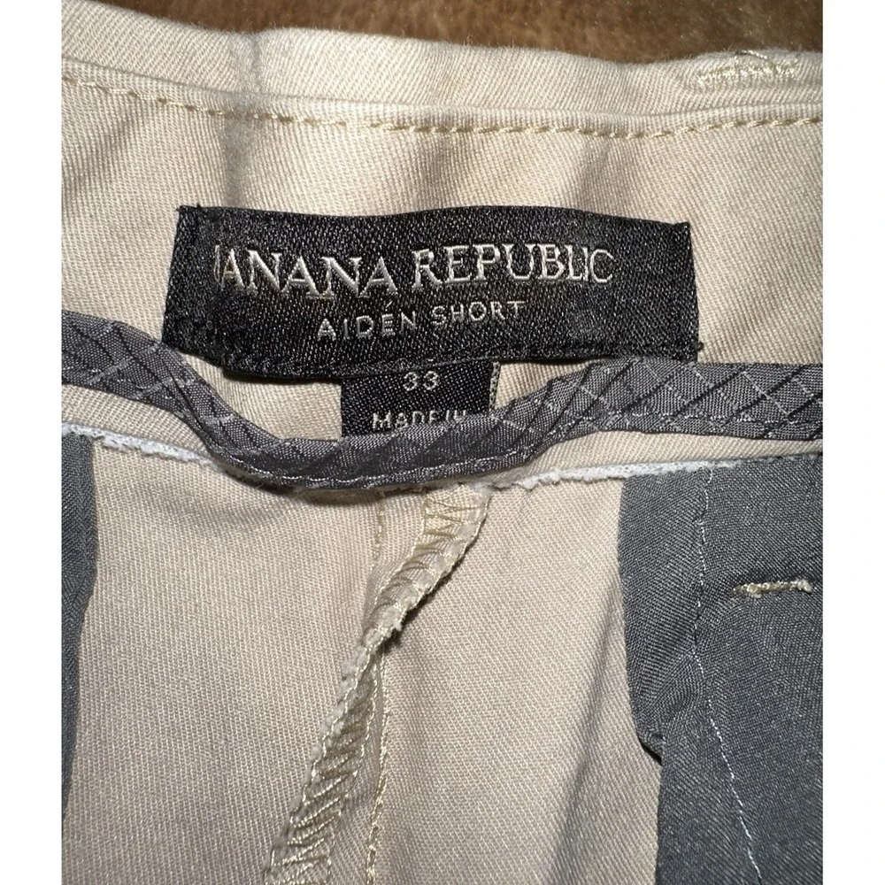 Banana Republic Aiden Shorts Mens Size 33 Tan Flat Front Pockets Stretch